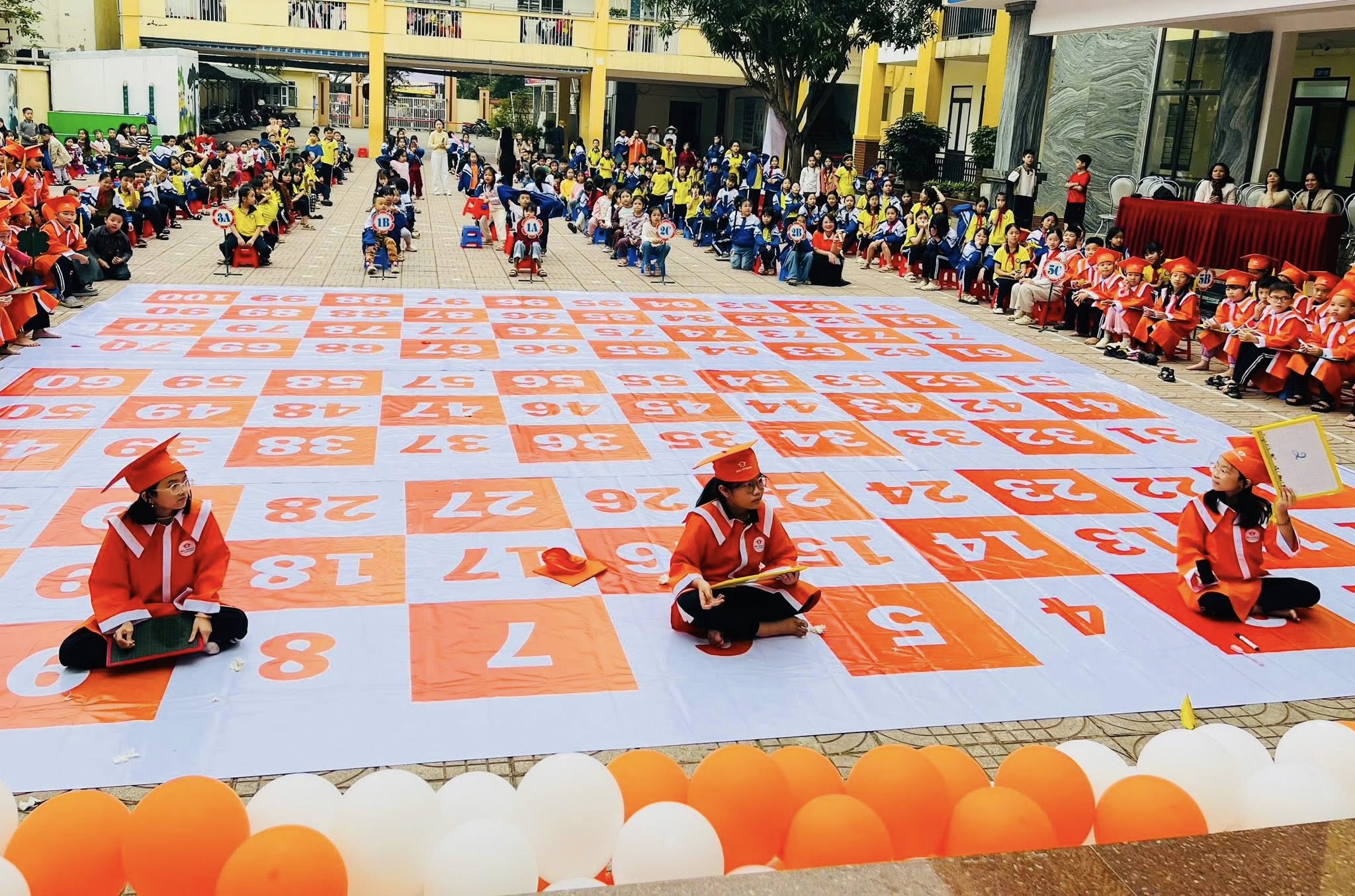 CÂU LẠC BỘ TIẾNG ANH THÁNG 12/2025