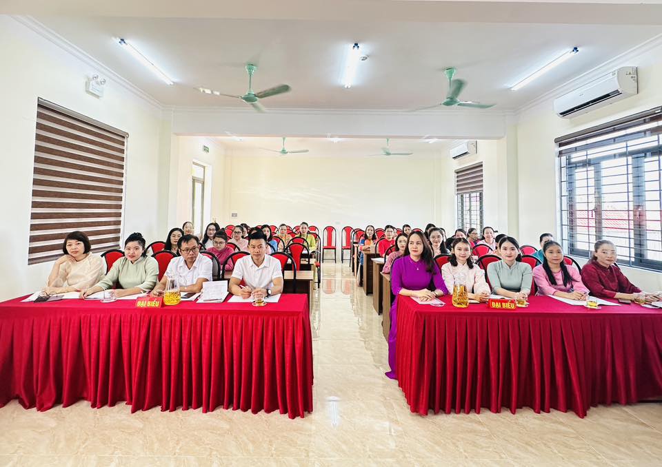 CHÚC MỪNG THÀNH CÔNG HỘI NGHỊ VIÊN CHỨC, NGƯỜI LAO ĐỘNG NĂM HỌC 2025–2026