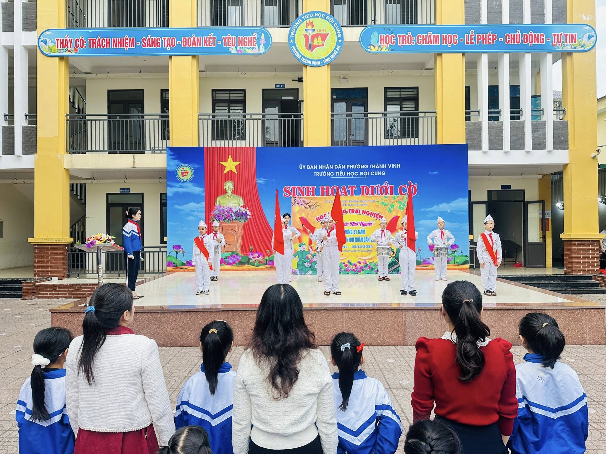 HOẠT ĐỘNG TRẢI NGHIỆM “ UỐNG NƯỚC NHỚ NGUỒN- GIÁO DỤC TRUYỀN THỐNG YÊU NƯỚC VÀ LÒNG BIẾT ƠN”