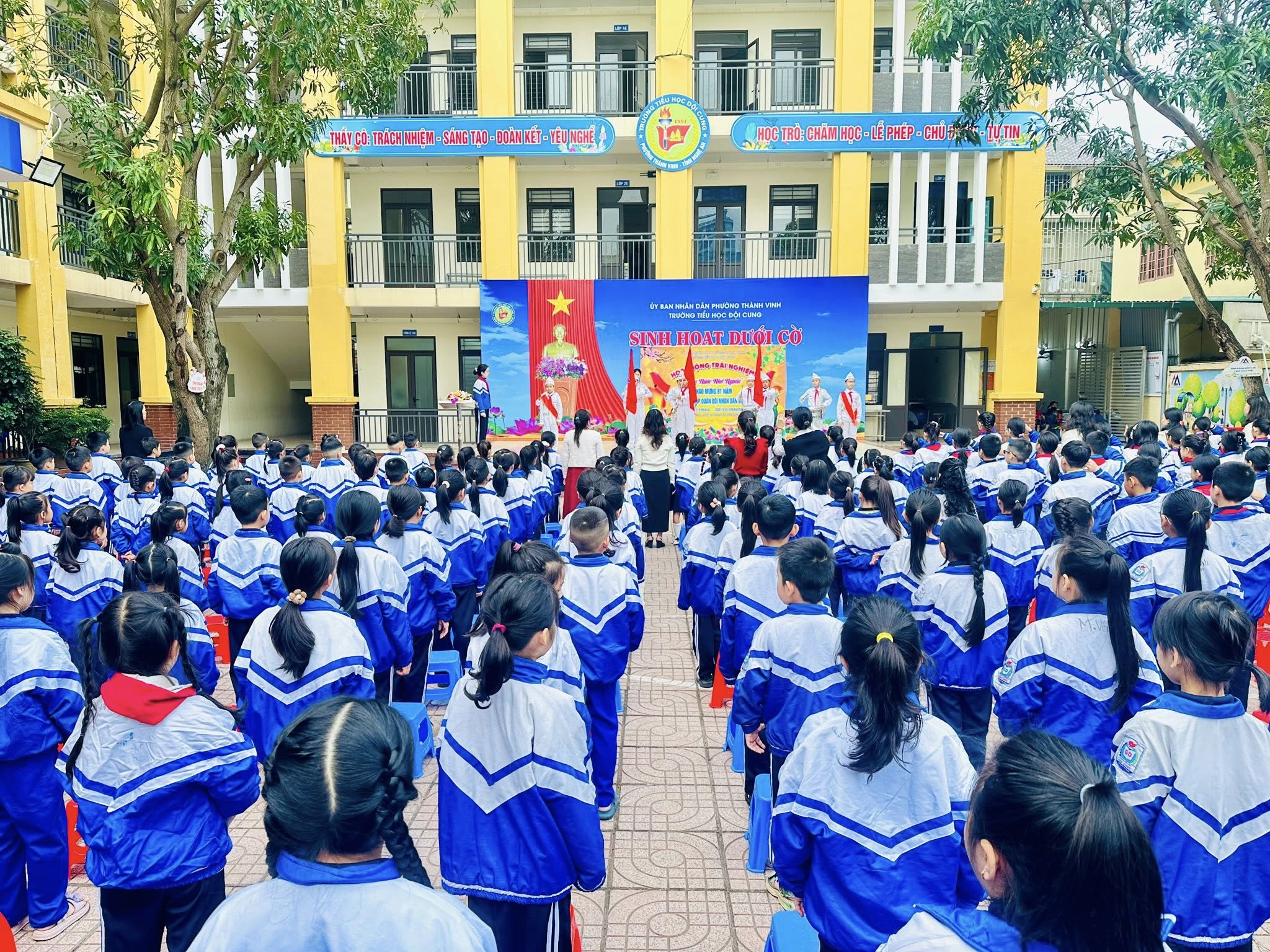 HOẠT ĐỘNG TRẢI NGHIỆM “ UỐNG NƯỚC NHỚ NGUỒN- GIÁO DỤC TRUYỀN THỐNG YÊU NƯỚC VÀ LÒNG BIẾT ƠN”