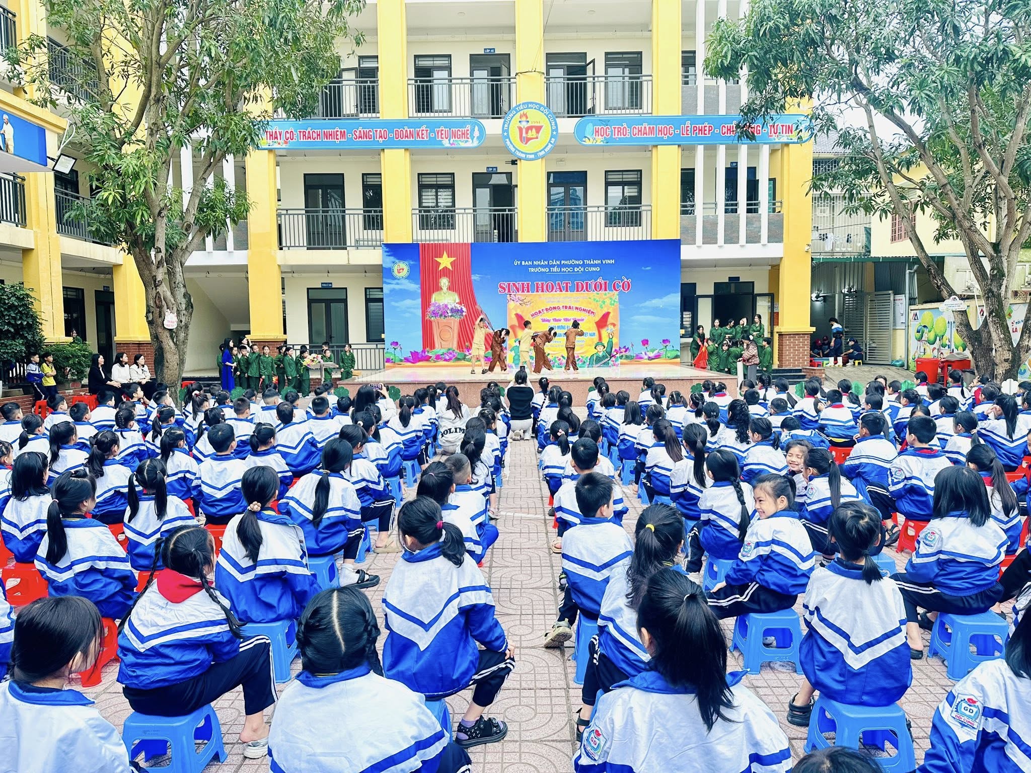 HOẠT ĐỘNG TRẢI NGHIỆM “ UỐNG NƯỚC NHỚ NGUỒN- GIÁO DỤC TRUYỀN THỐNG YÊU NƯỚC VÀ LÒNG BIẾT ƠN”