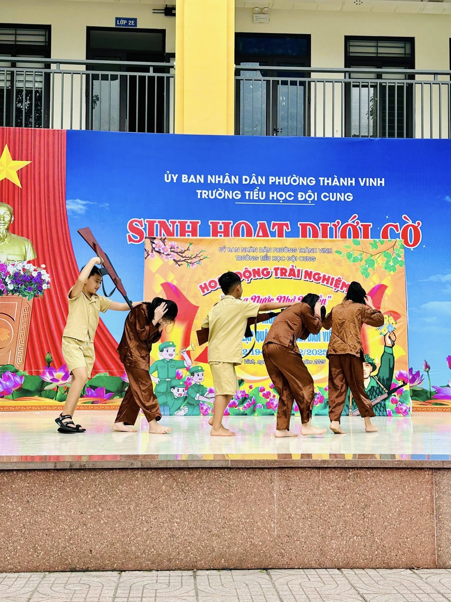 HOẠT ĐỘNG TRẢI NGHIỆM “ UỐNG NƯỚC NHỚ NGUỒN- GIÁO DỤC TRUYỀN THỐNG YÊU NƯỚC VÀ LÒNG BIẾT ƠN”