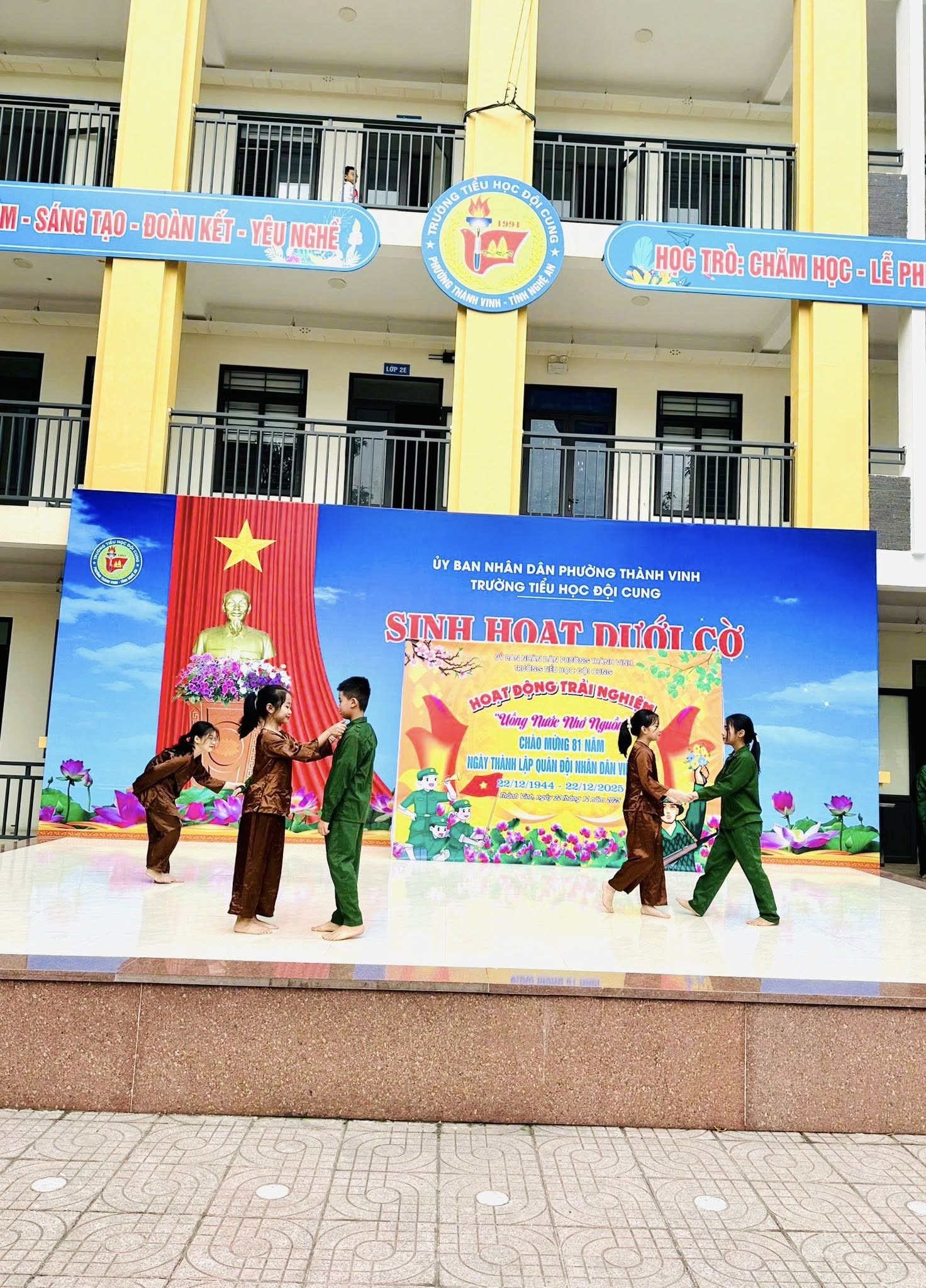 HOẠT ĐỘNG TRẢI NGHIỆM “ UỐNG NƯỚC NHỚ NGUỒN- GIÁO DỤC TRUYỀN THỐNG YÊU NƯỚC VÀ LÒNG BIẾT ƠN”