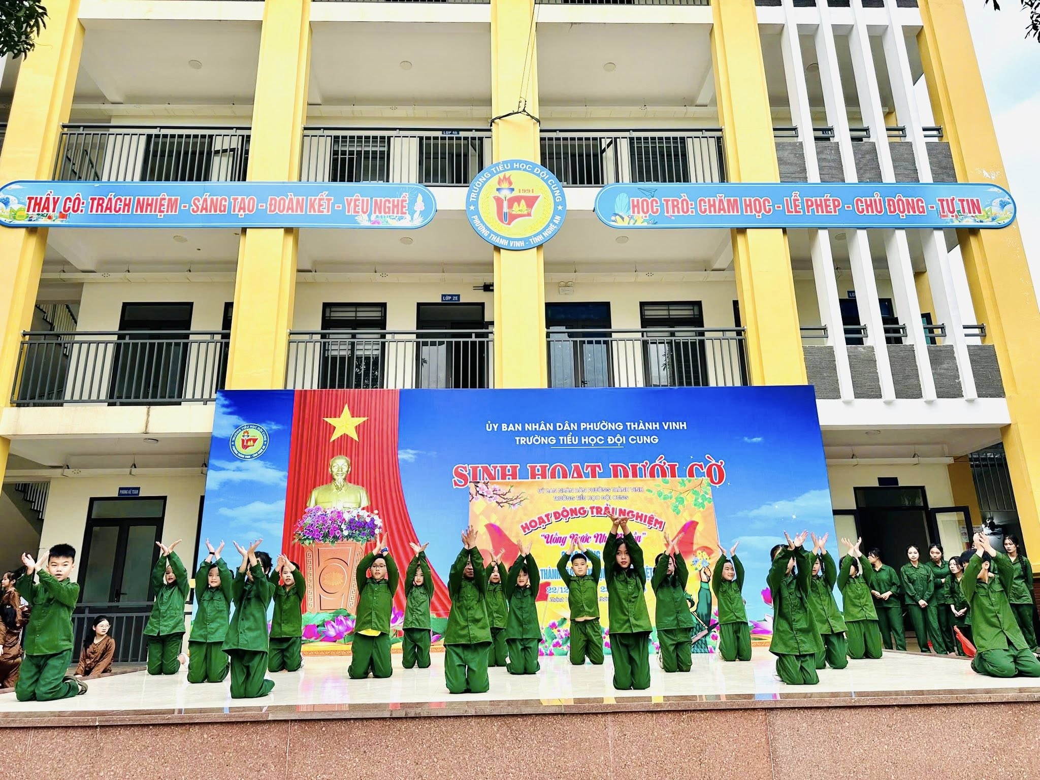 HOẠT ĐỘNG TRẢI NGHIỆM “ UỐNG NƯỚC NHỚ NGUỒN- GIÁO DỤC TRUYỀN THỐNG YÊU NƯỚC VÀ LÒNG BIẾT ƠN”