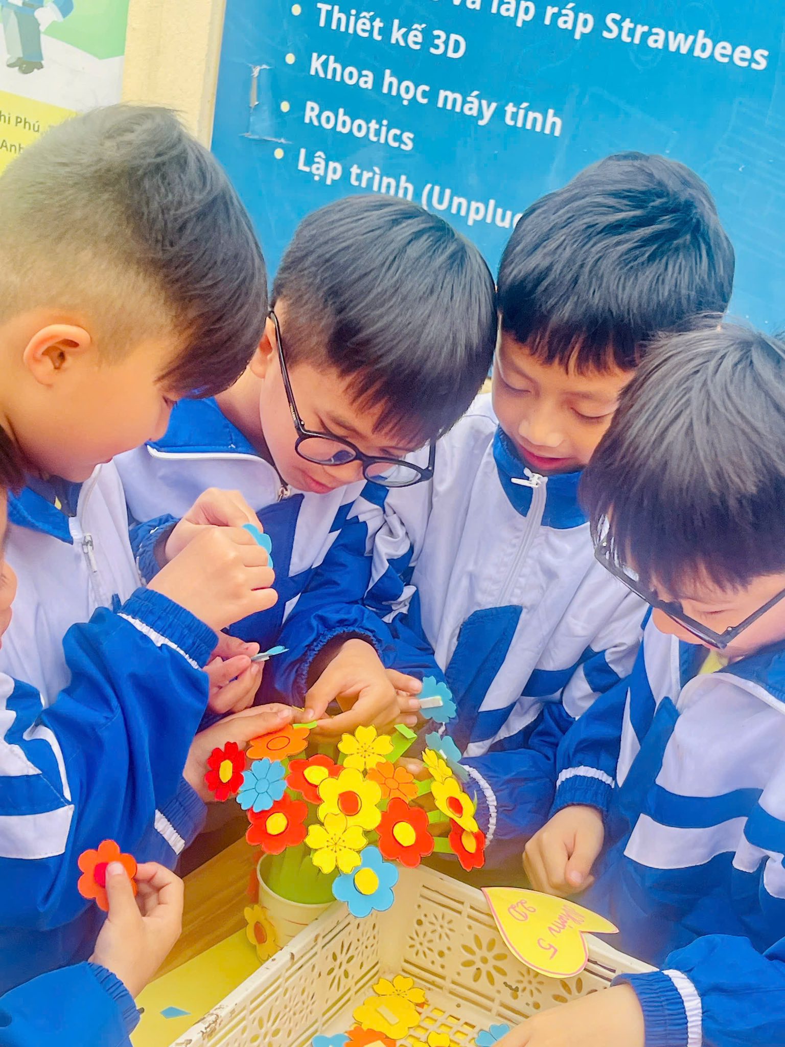 NGÀY HỘI STEM VỚI CHỦ ĐỂ “ CÔNG DÂN SỐ- THẾ GIỚI SỐ