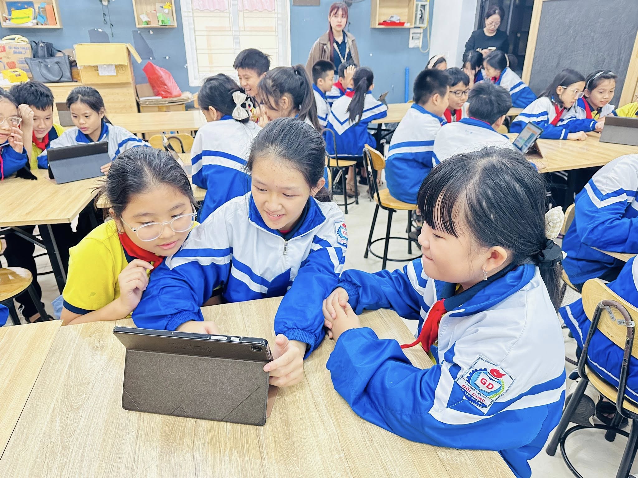 NGÀY HỘI STEM VỚI CHỦ ĐỂ “ CÔNG DÂN SỐ- THẾ GIỚI SỐ